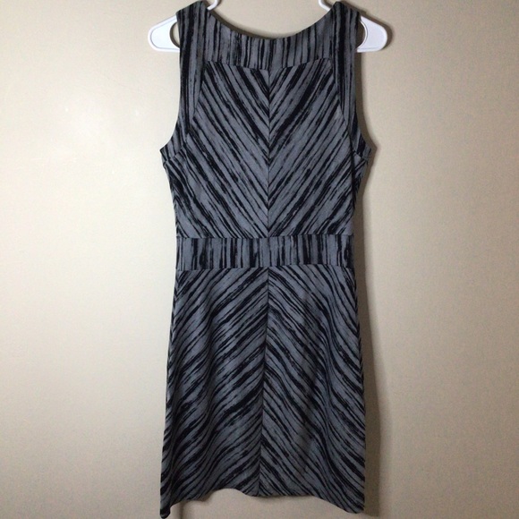 Amy Matto Scoop Neck Sleeveless Dress - Picture 3 of 5